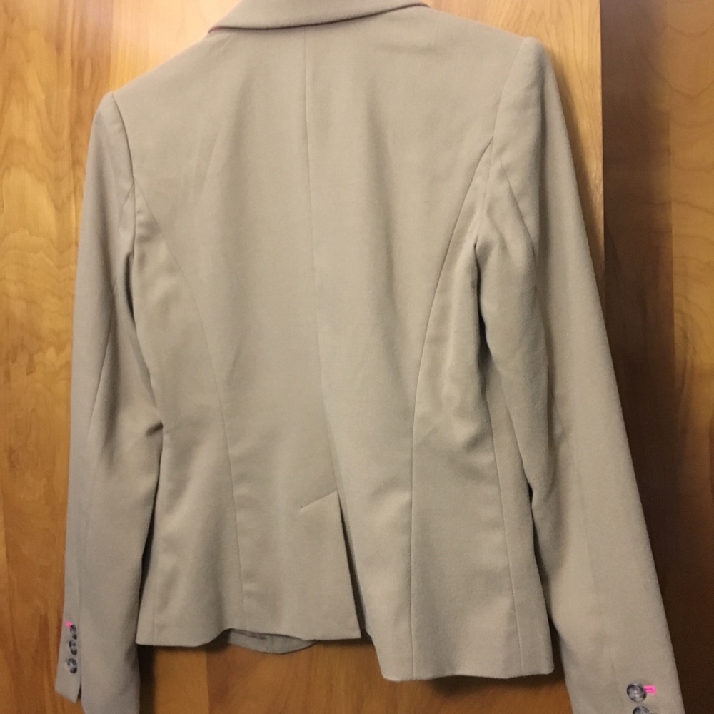 Blazer - Picture 2 of 2